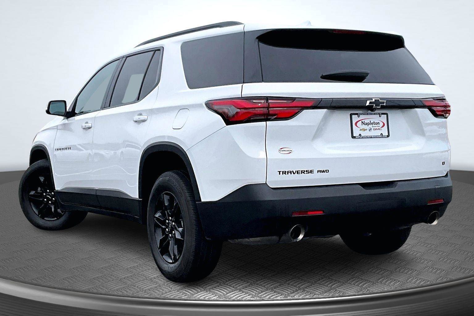 Used 2023 Chevrolet Traverse LT w/ Midnight/Sport Edition image 14