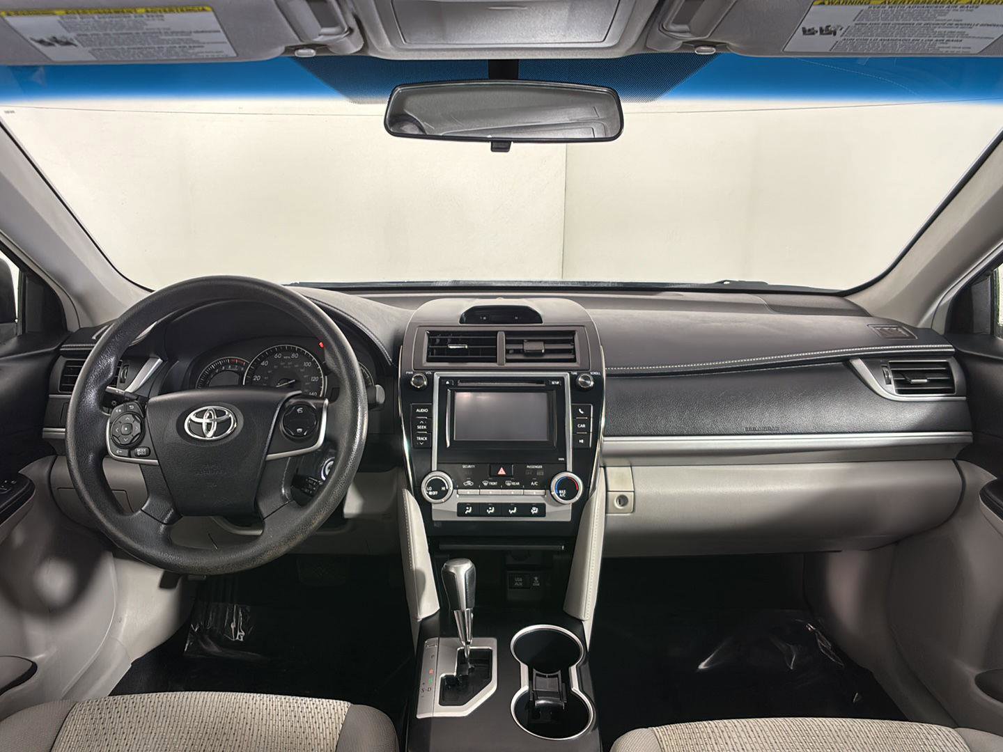 Used 2014 Toyota Camry LE FWD image 19