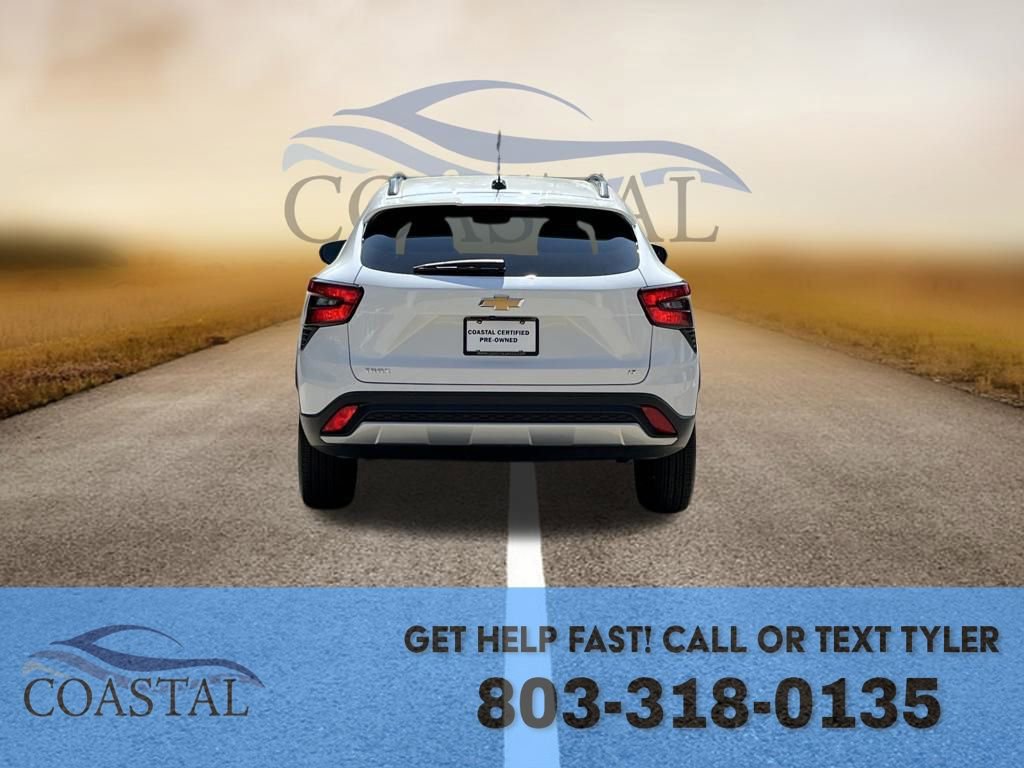 Used 2025 Chevrolet Trax LT image 14