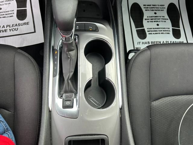 Used 2024 Chevrolet Malibu LT image 20
