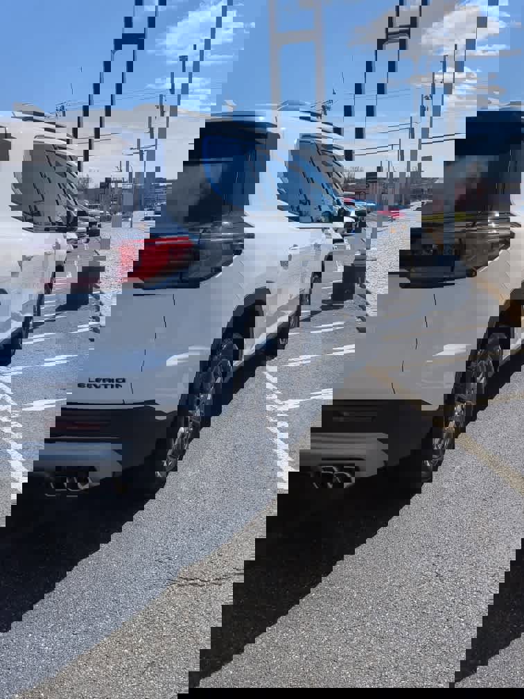 Used 2025 GMC Acadia Elevation image 6