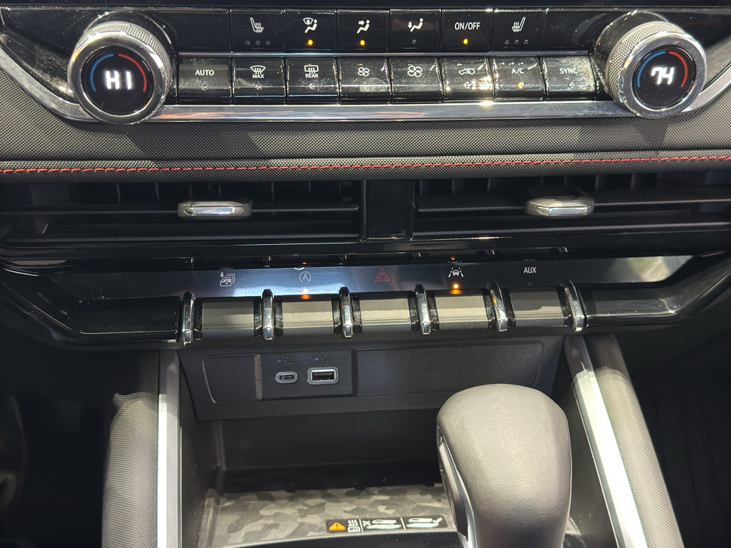 Used 2023 Chevrolet Colorado Z71 w/ Z71 Convenience Package 2 image 31