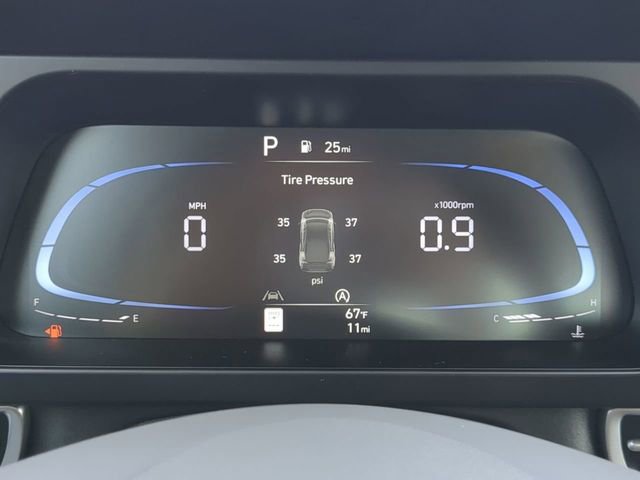 Used 2025 Hyundai Elantra SE image 23