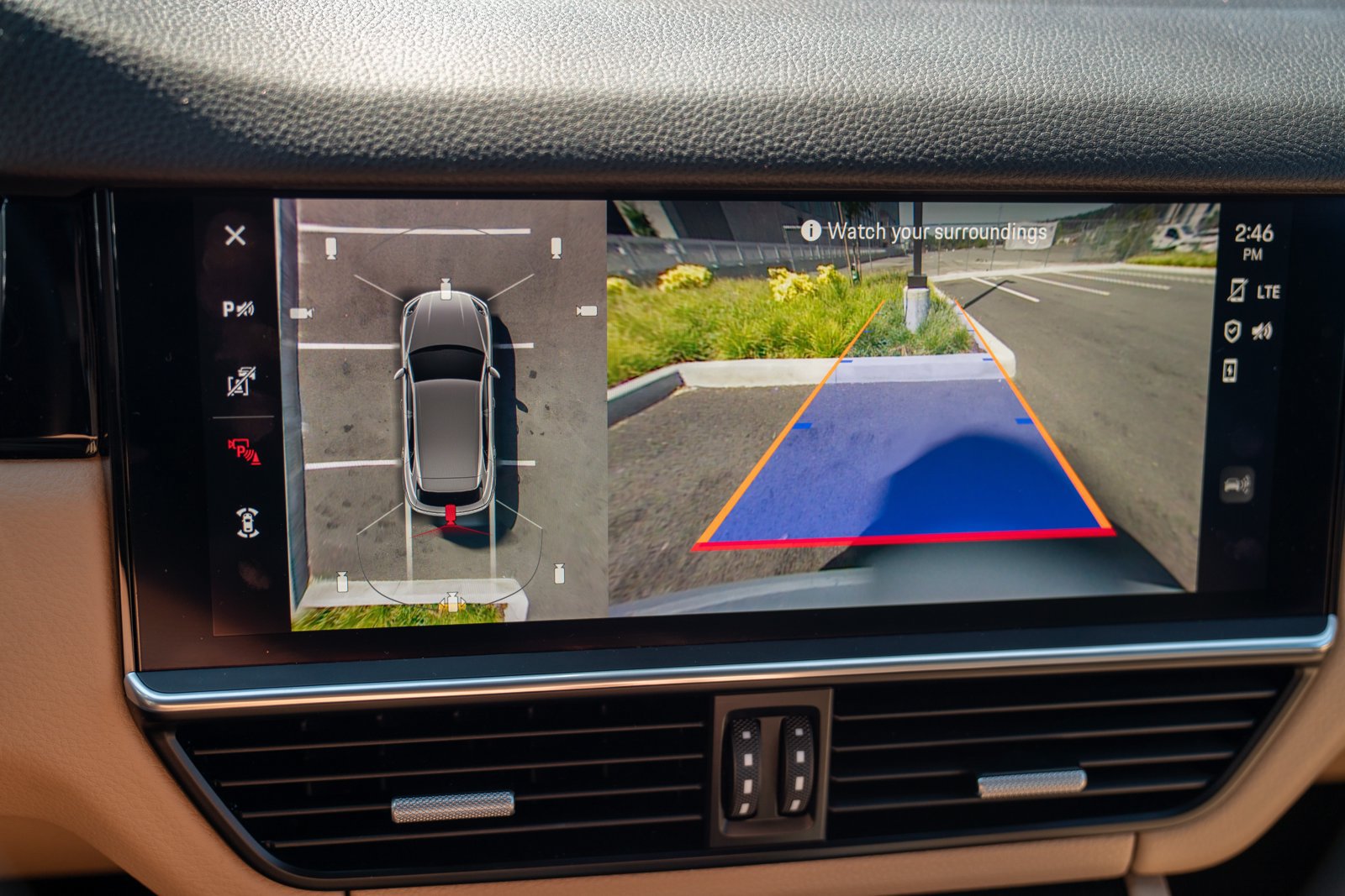 Certified 2022 Porsche Cayenne AWD/4WD image 18