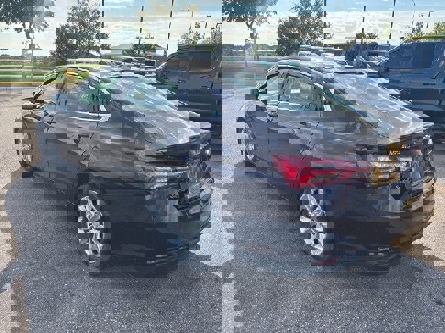 Used 2021 Chevrolet Malibu LT image 4