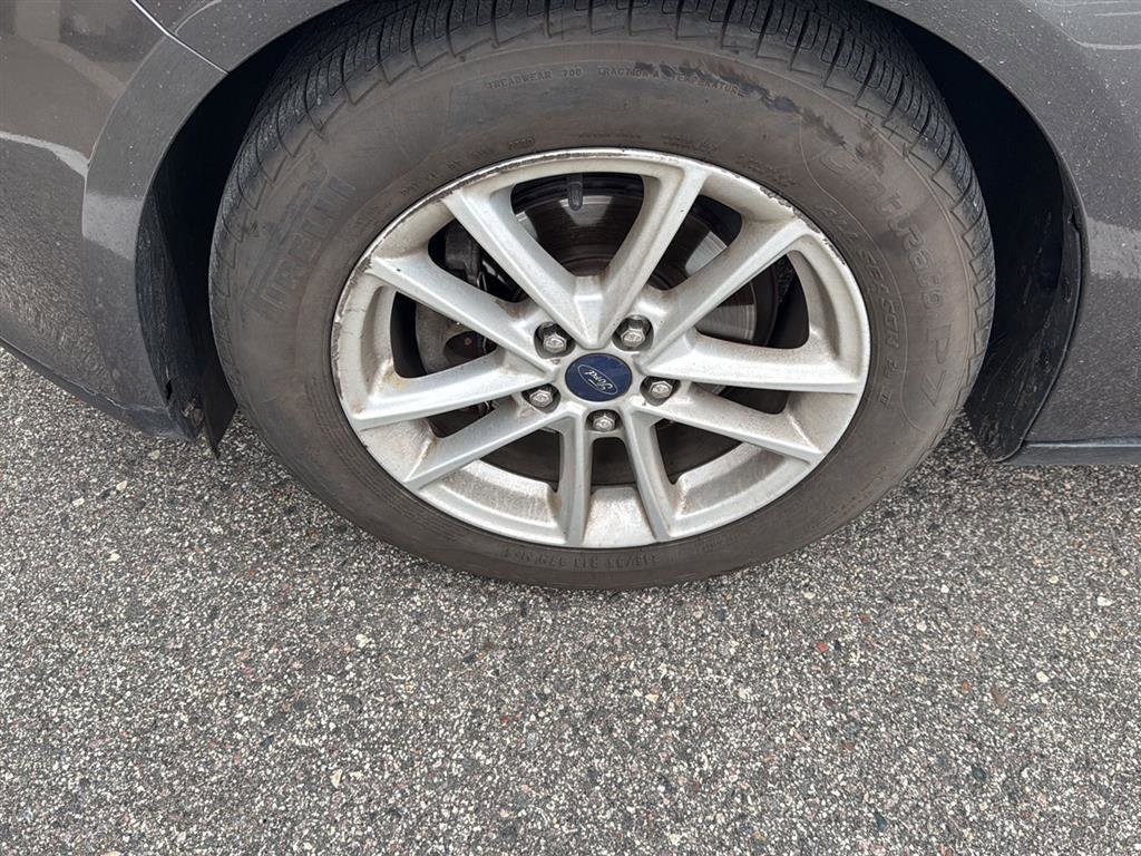 Used 2015 Ford Focus SE FWD image 19