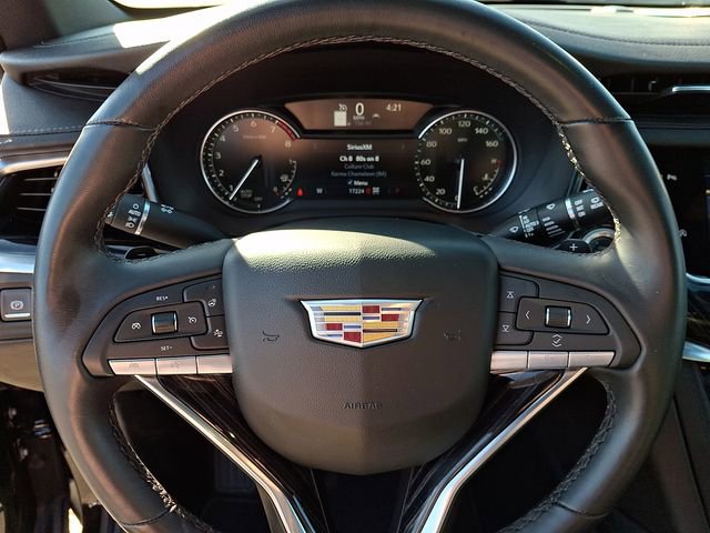 Used 2025 Cadillac XT6 Premium Luxury image 19
