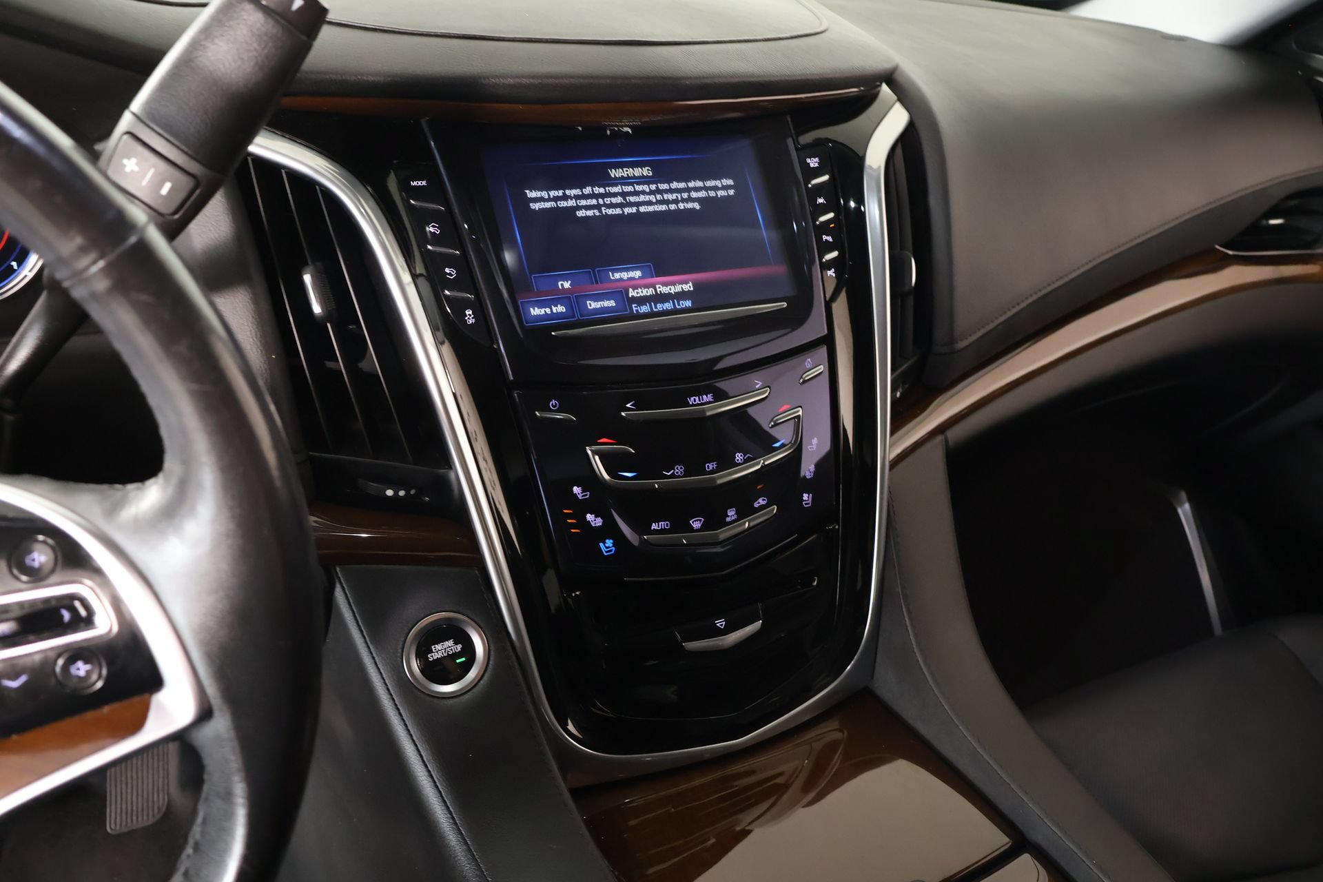 Used 2020 Cadillac Escalade Premium Luxury w/ LPO, Radiant Package AWD/4WD image 5