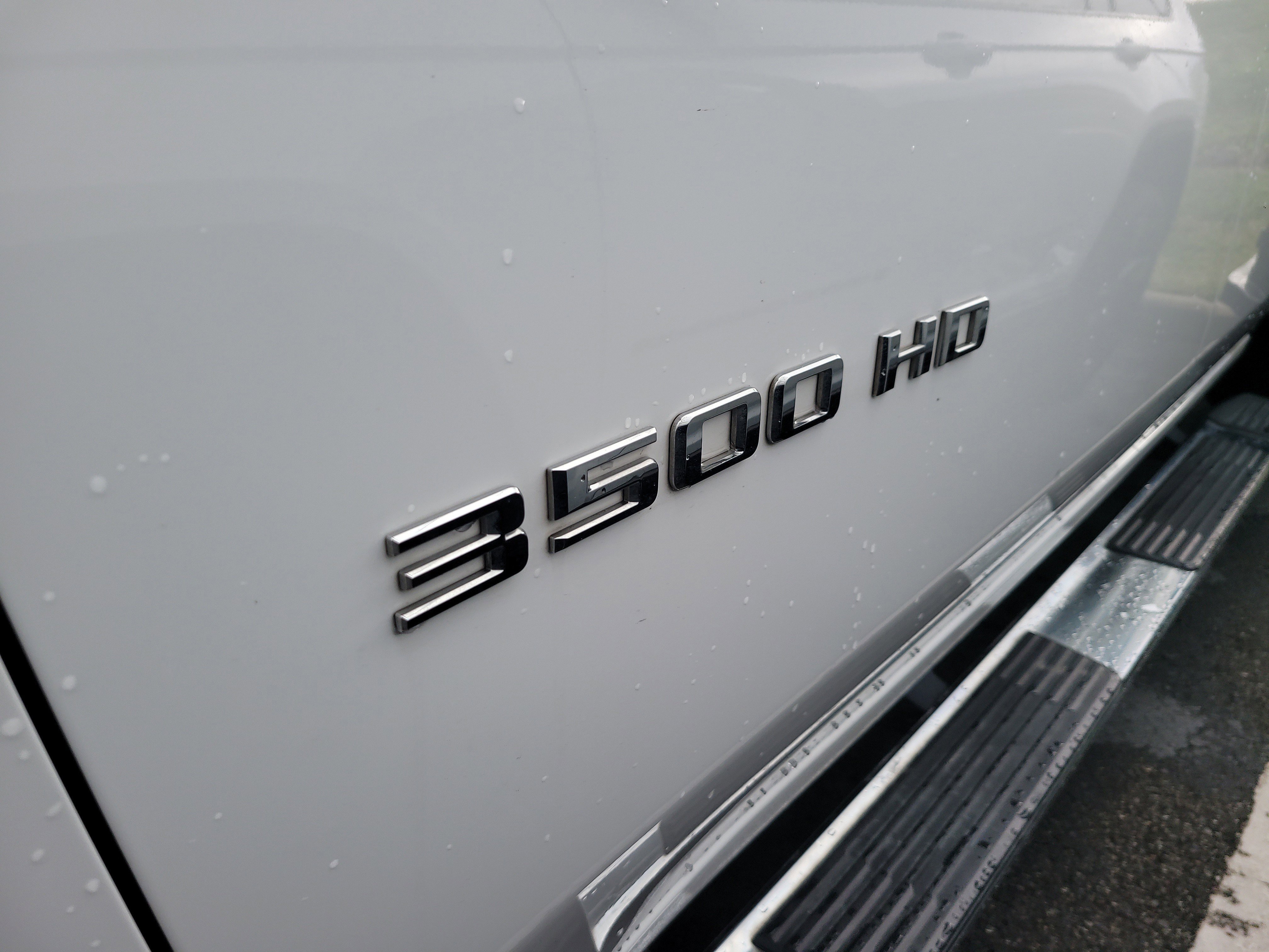 Used 2024 Chevrolet Silverado 3500 LT w/ Convenience Package image 9