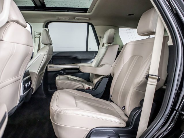Used 2023 Ford Expedition Limited image 18