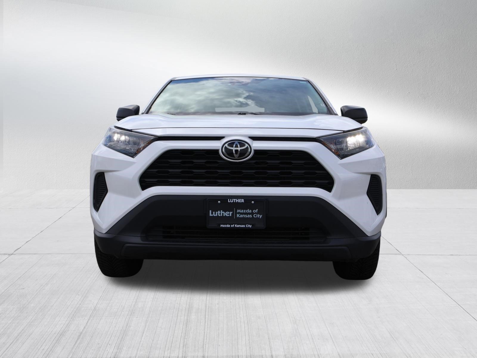Used 2022 Toyota RAV4 LE w/ Carpet Mat Package (TMS) AWD/4WD image 2