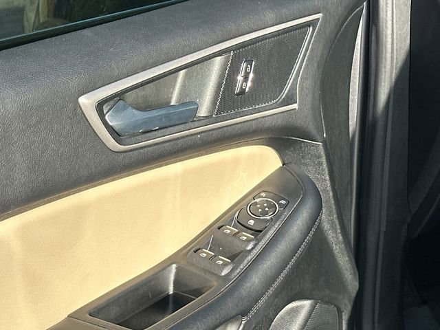 Used 2022 Ford Edge SEL w/ Convenience Package image 14