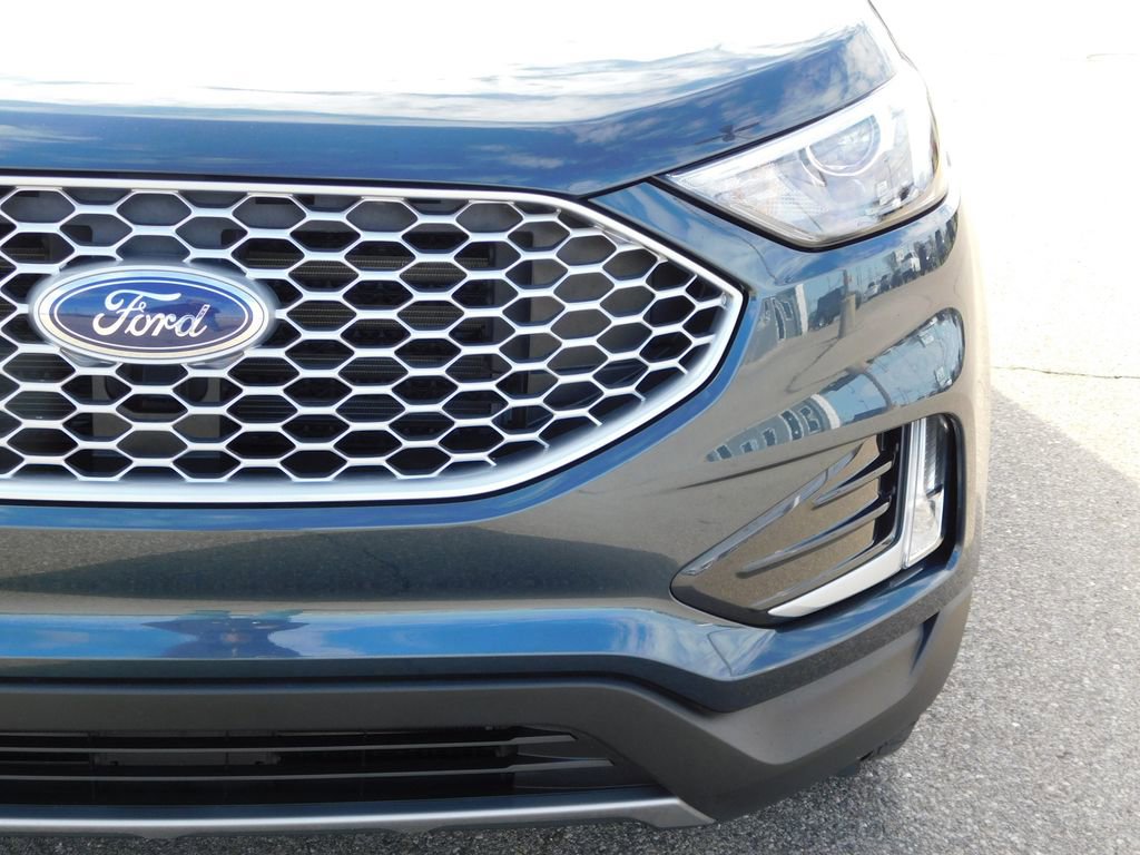 Used 2024 Ford Edge SEL w/ Convenience Package image 9