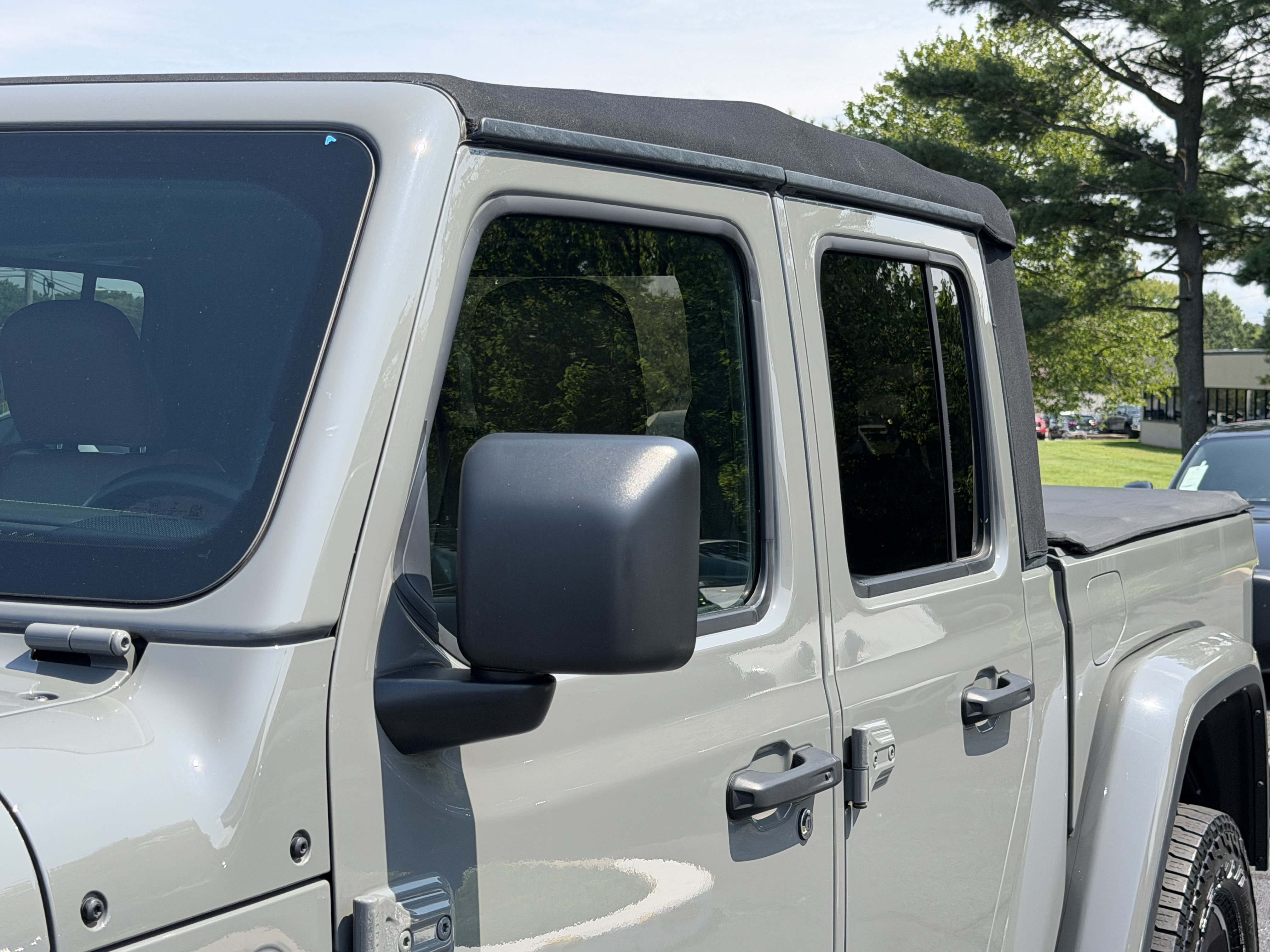 Used 2022 Jeep Gladiator Rubicon w/ LED Lighting Group AWD/4WD image 19