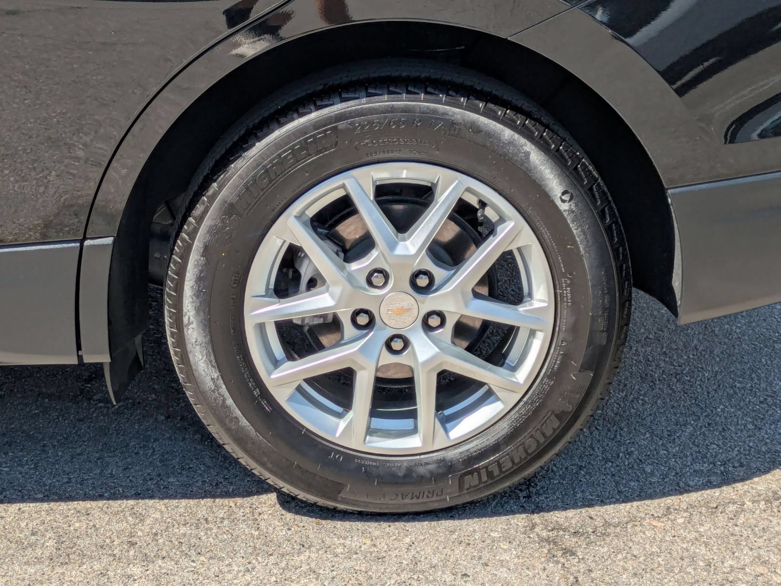 Used 2023 Chevrolet Equinox LS FWD image 9