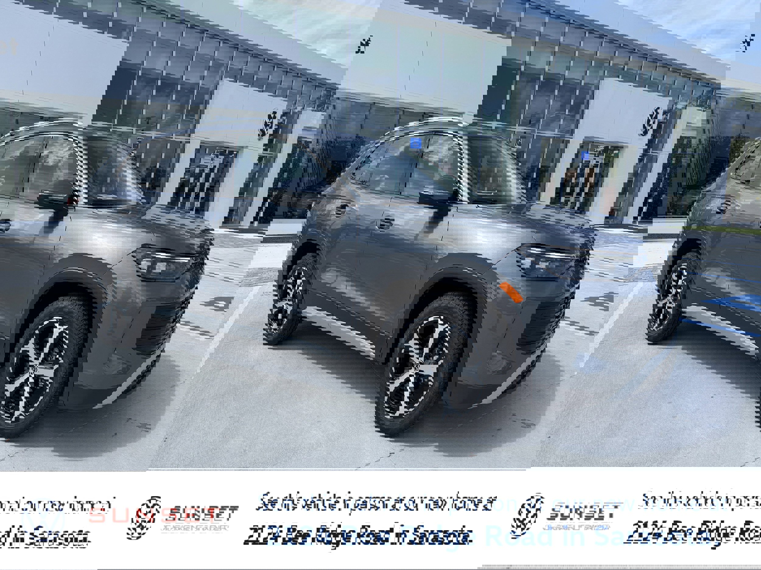 New 2025 Volkswagen Tiguan SE