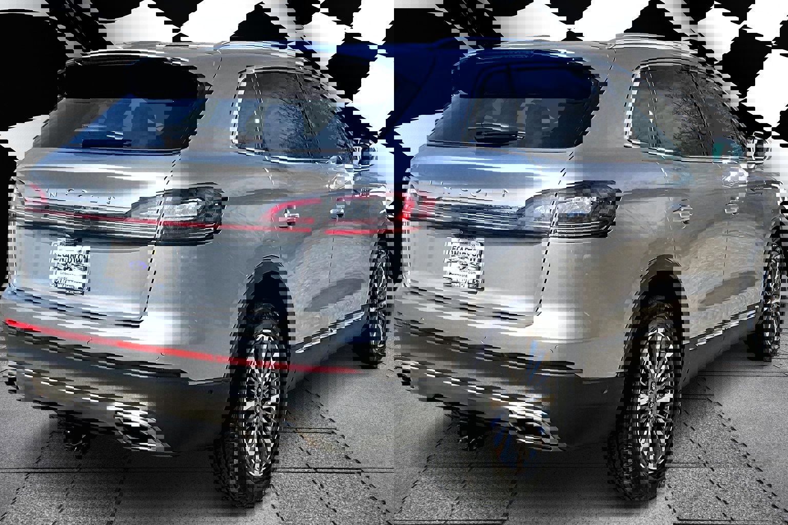 Used 2021 Lincoln Nautilus Reserve image 2