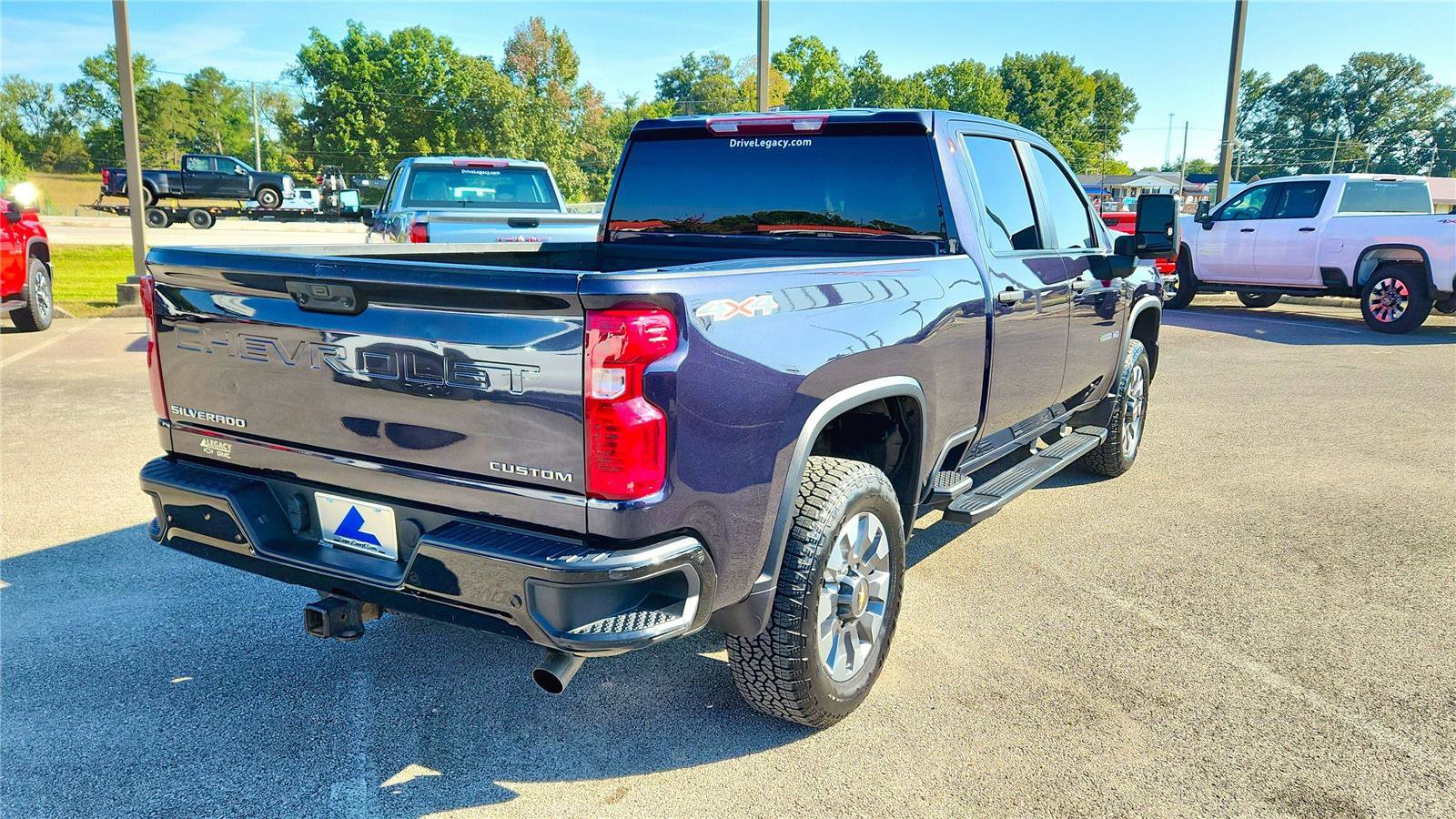 Used 2024 Chevrolet Silverado 2500 Custom w/ Custom Value Package image 2