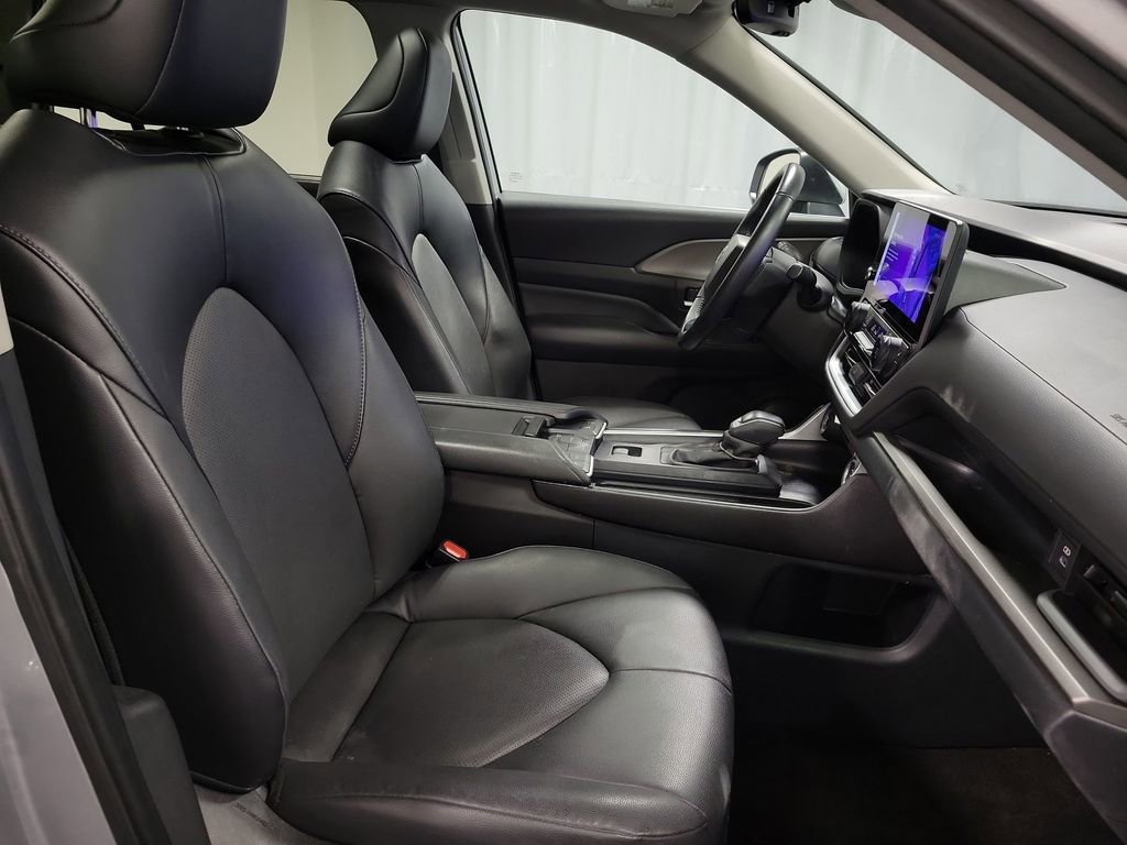 Used 2024 Toyota Grand Highlander XLE image 29