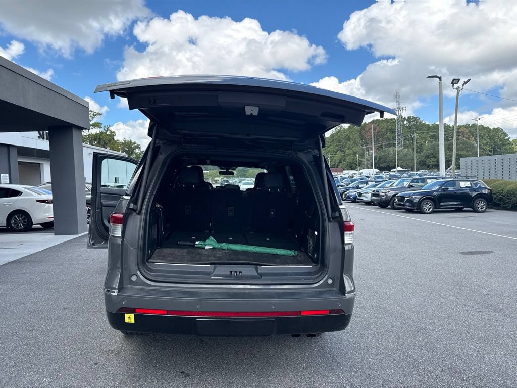 Used 2022 Lincoln Navigator Black Label AWD/4WD image 7