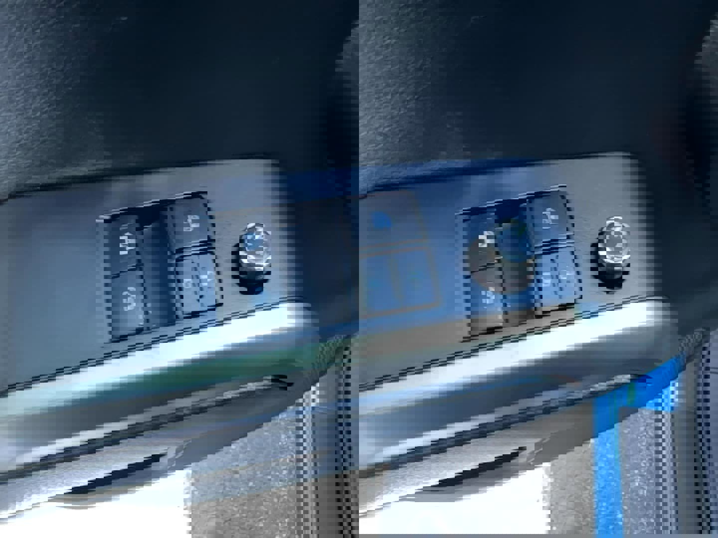 Used 2016 Toyota Tacoma SR5 w/ SR5 Appearance Package (SN) AWD/4WD image 13