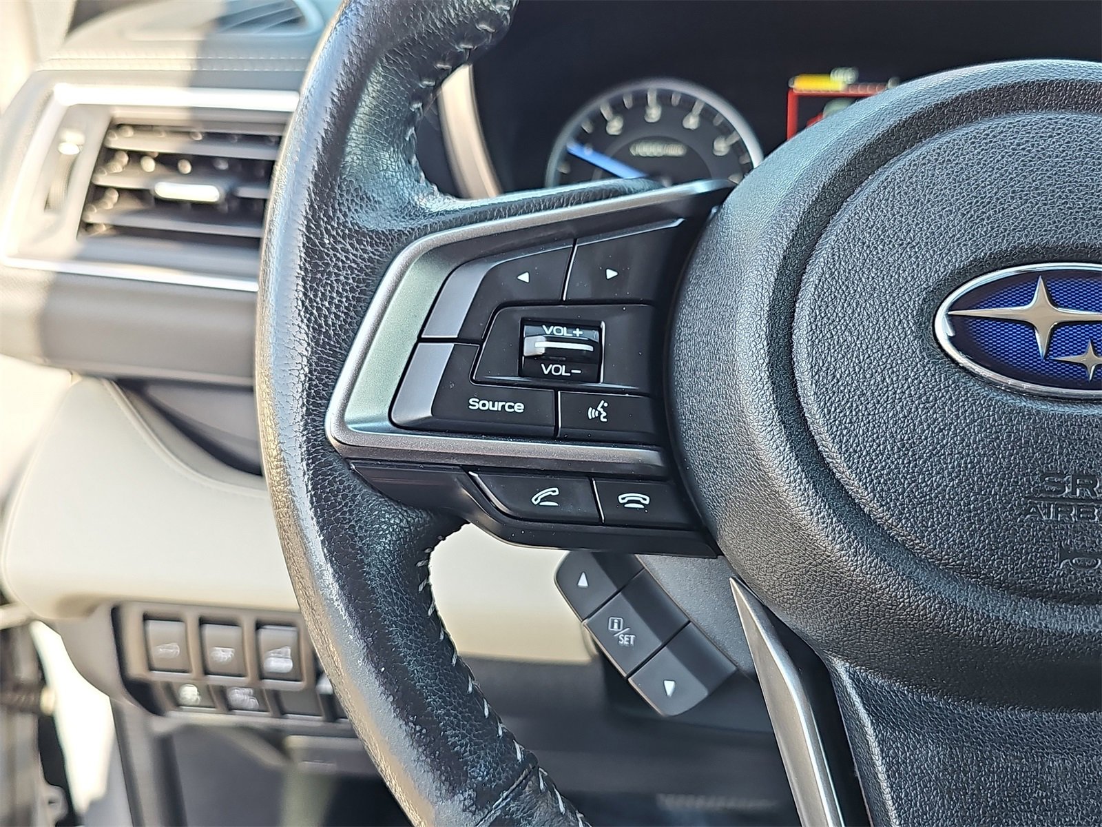 Certified 2022 Subaru Ascent Limited w/ Technology Package image 19