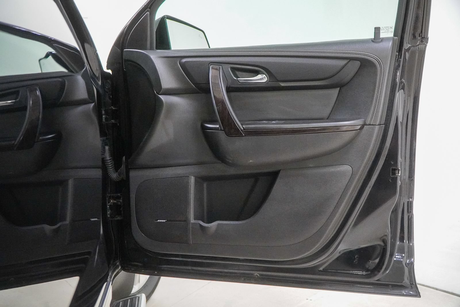 Used 2016 Chevrolet Traverse LTZ w/ LPO, 'HIT The Road' Package AWD/4WD image 40