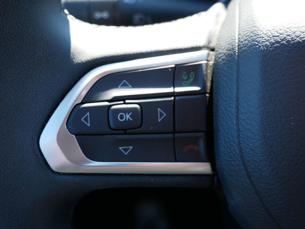 Used 2025 Jeep Compass Latitude AWD/4WD image 31