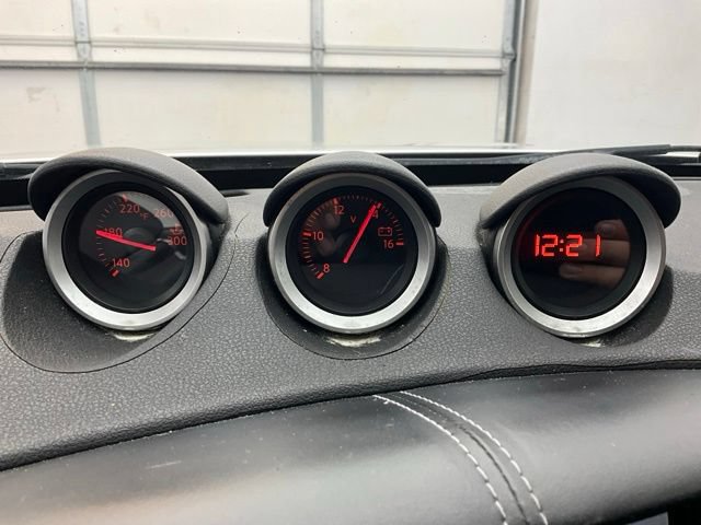 Used 2010 Nissan 370Z Touring RWD image 9