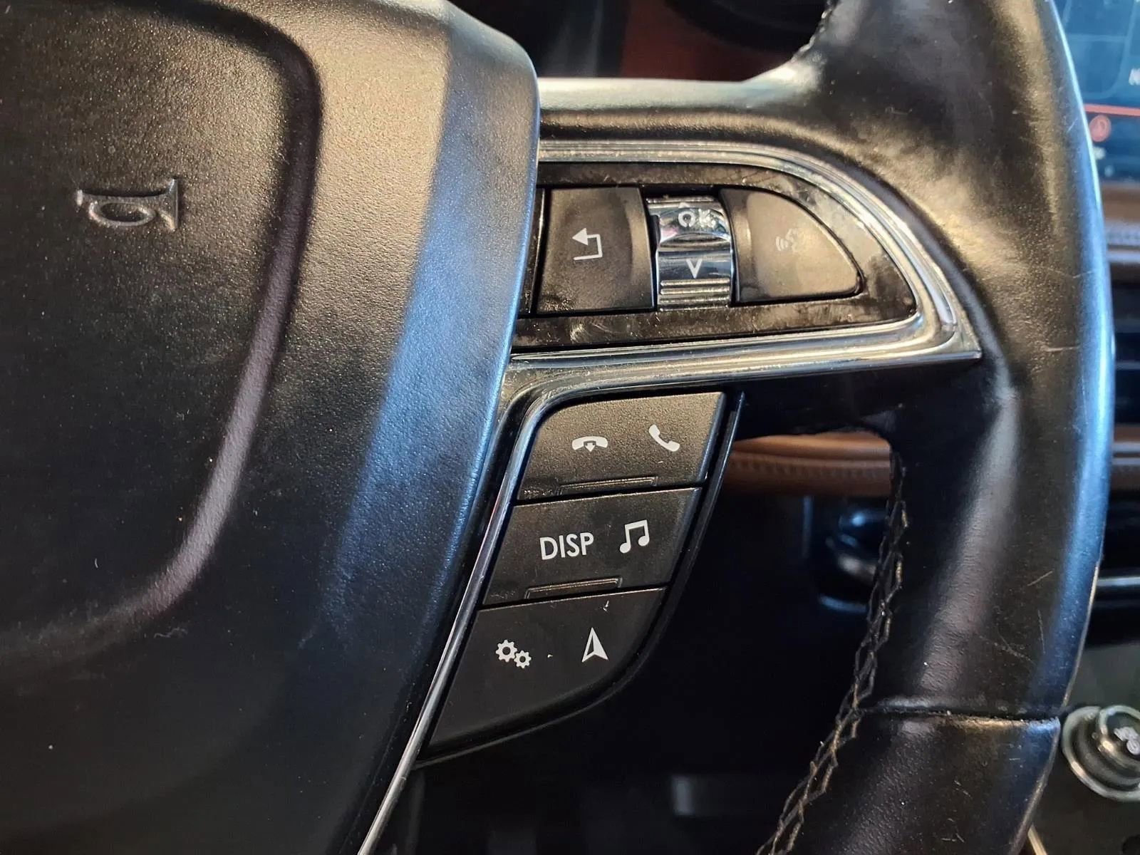 Used 2022 Lincoln Nautilus Reserve image 25