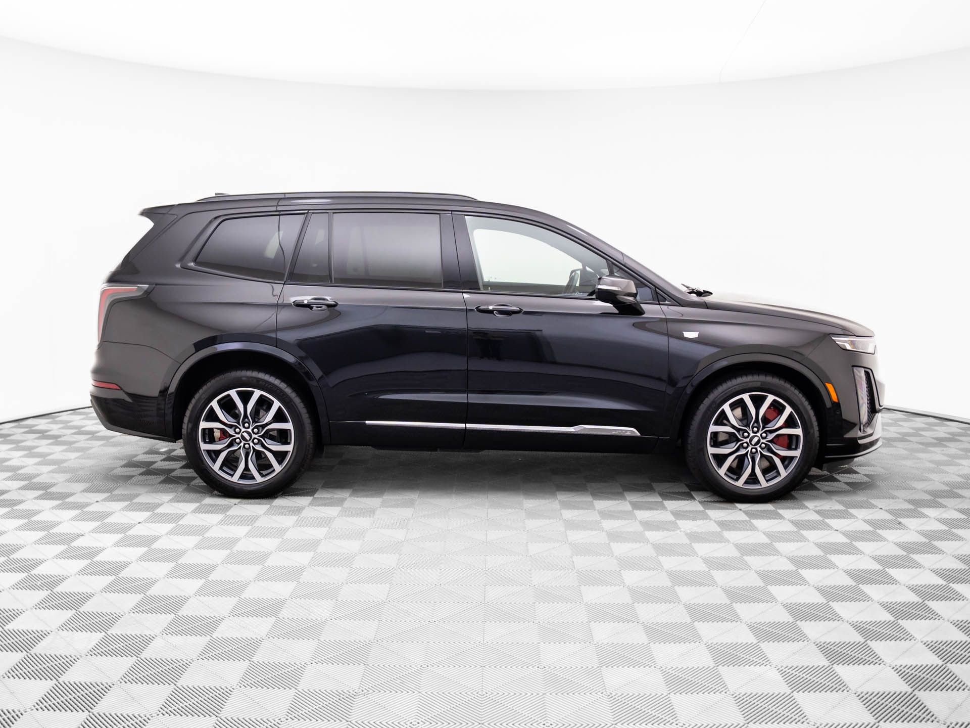 Certified 2024 Cadillac XT6 Sport w/ Technology Package image 8