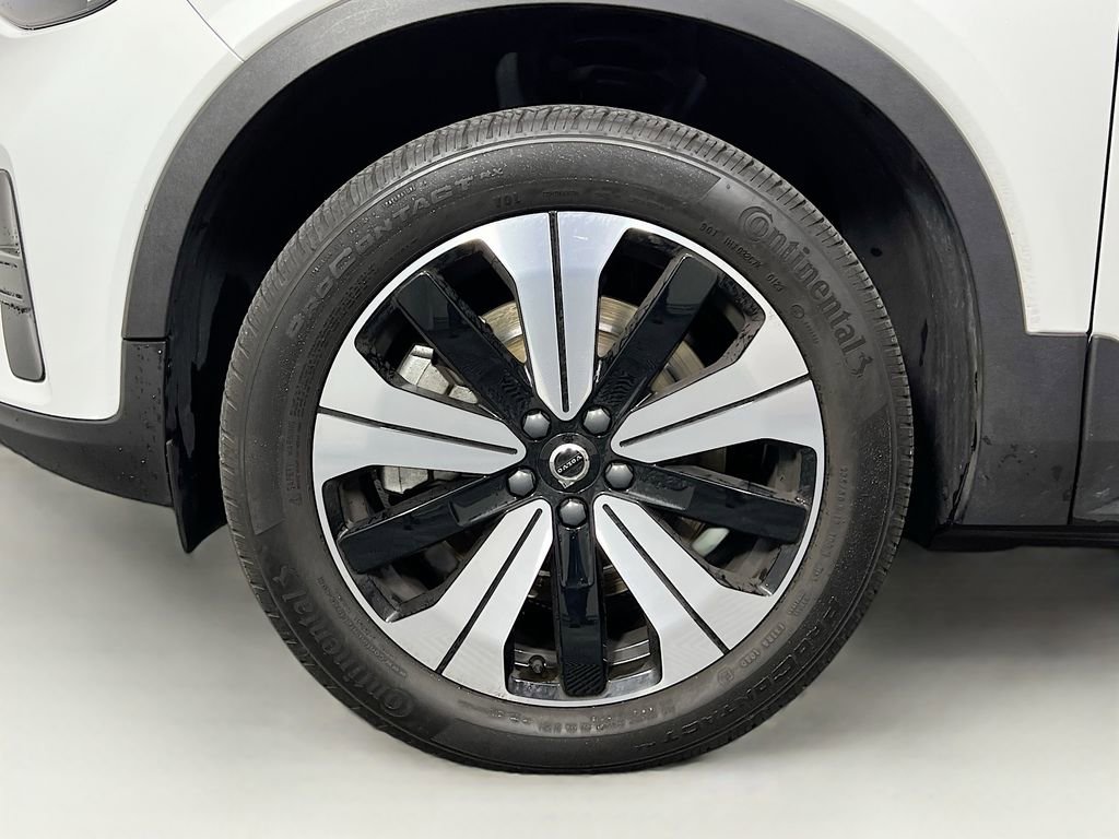 Used 2023 Volvo XC40 Recharge Core image 30
