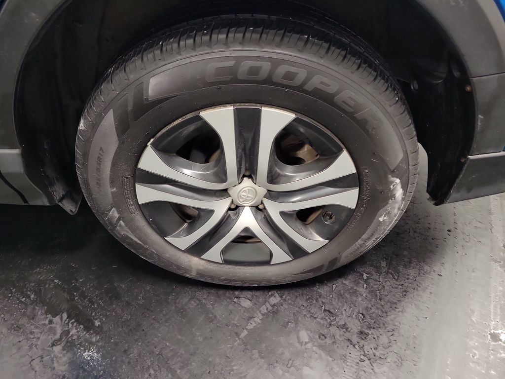 Used 2017 Toyota RAV4 LE image 10