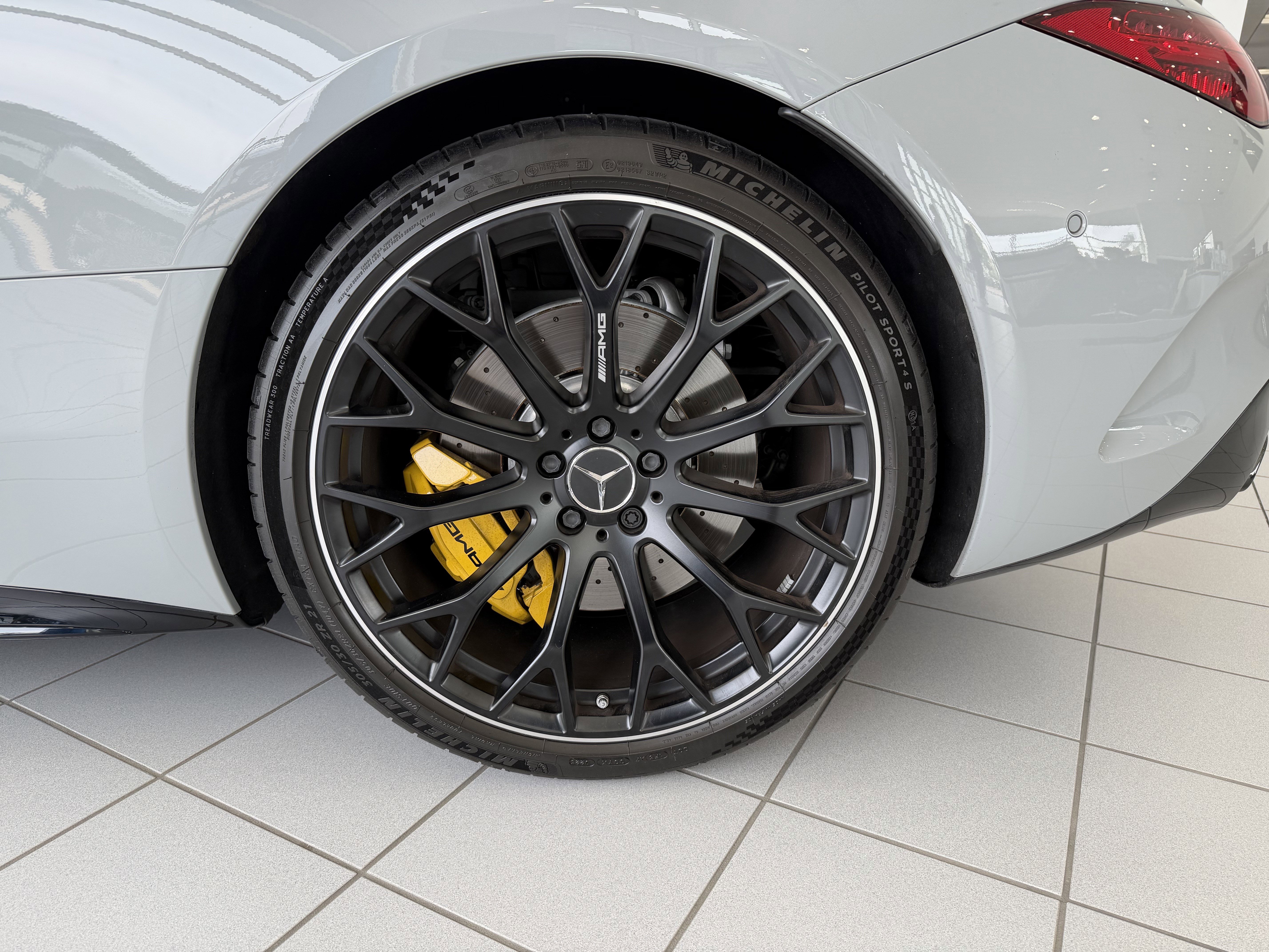 Used 2023 Mercedes-Benz SL 55 AMG 4MATIC image 11