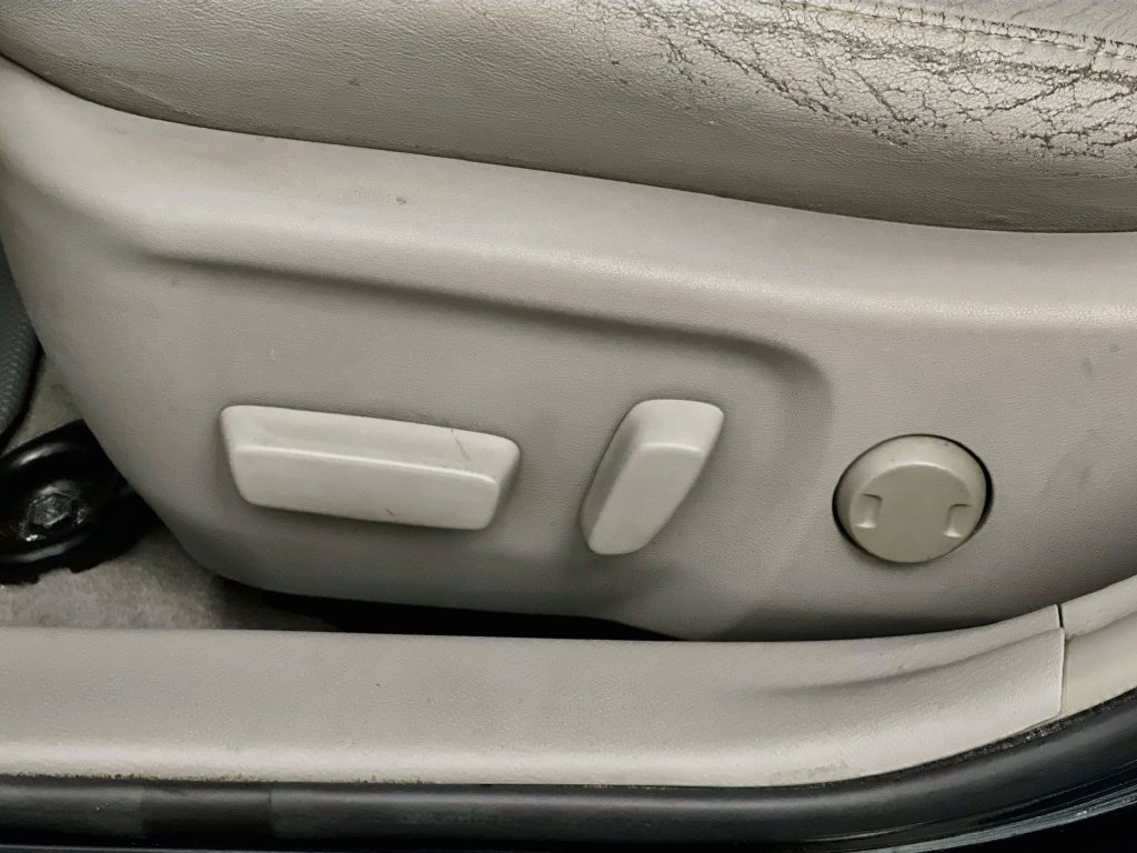 Used 2012 Toyota Camry XLE FWD image 13