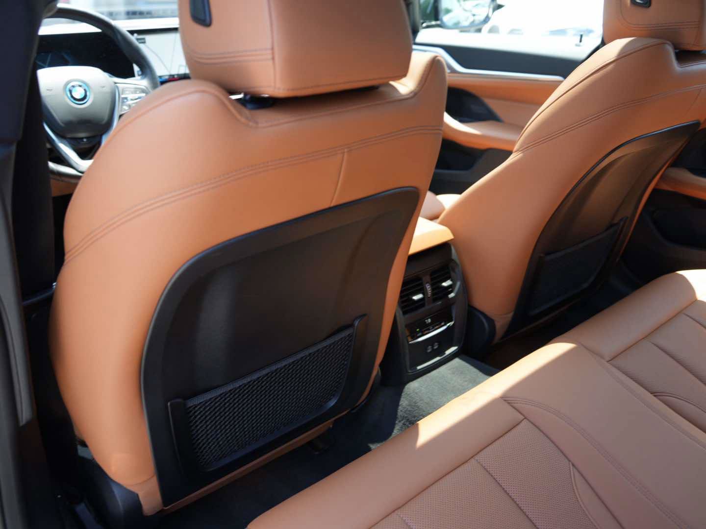 Used 2023 BMW i4 eDrive35 w/ Premium Package RWD image 9