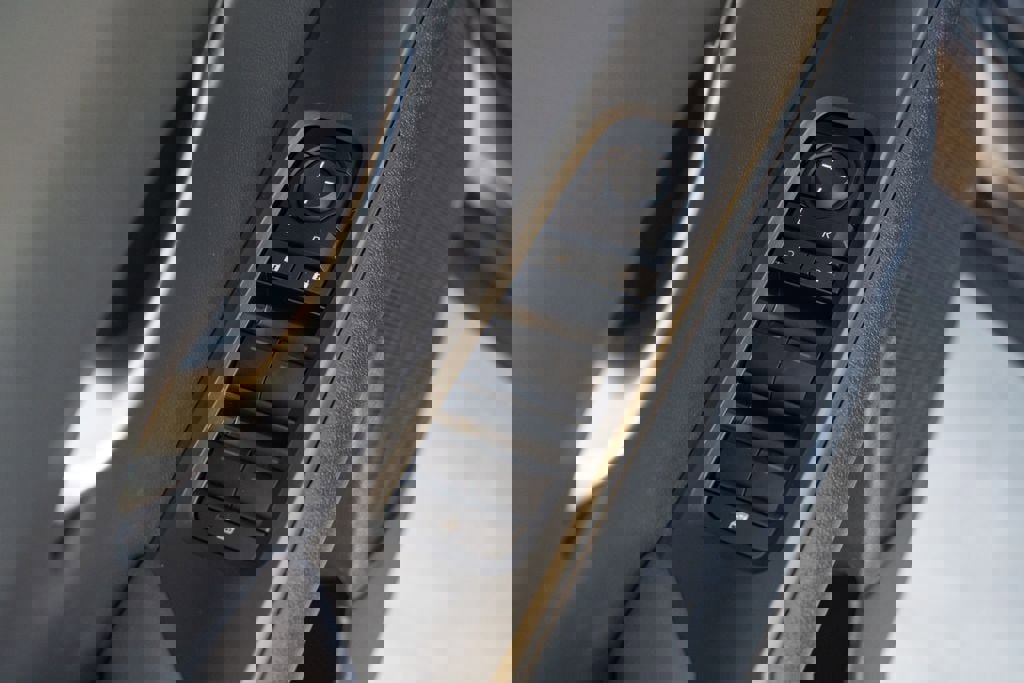 New 2026 Lexus UX 300h FWD image 28