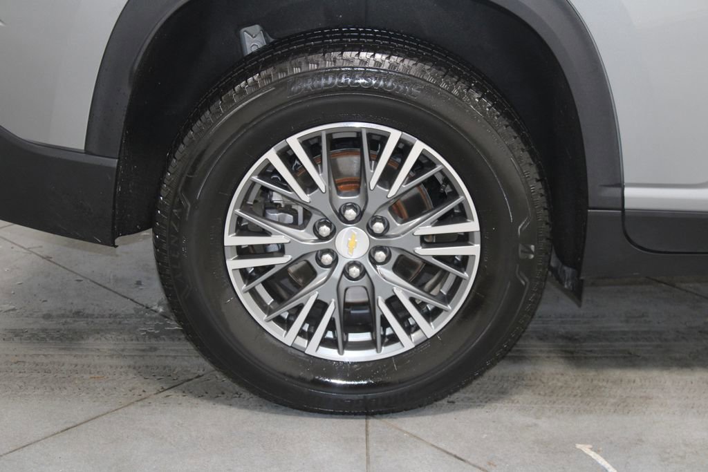 Used 2024 Chevrolet Traverse LT image 13