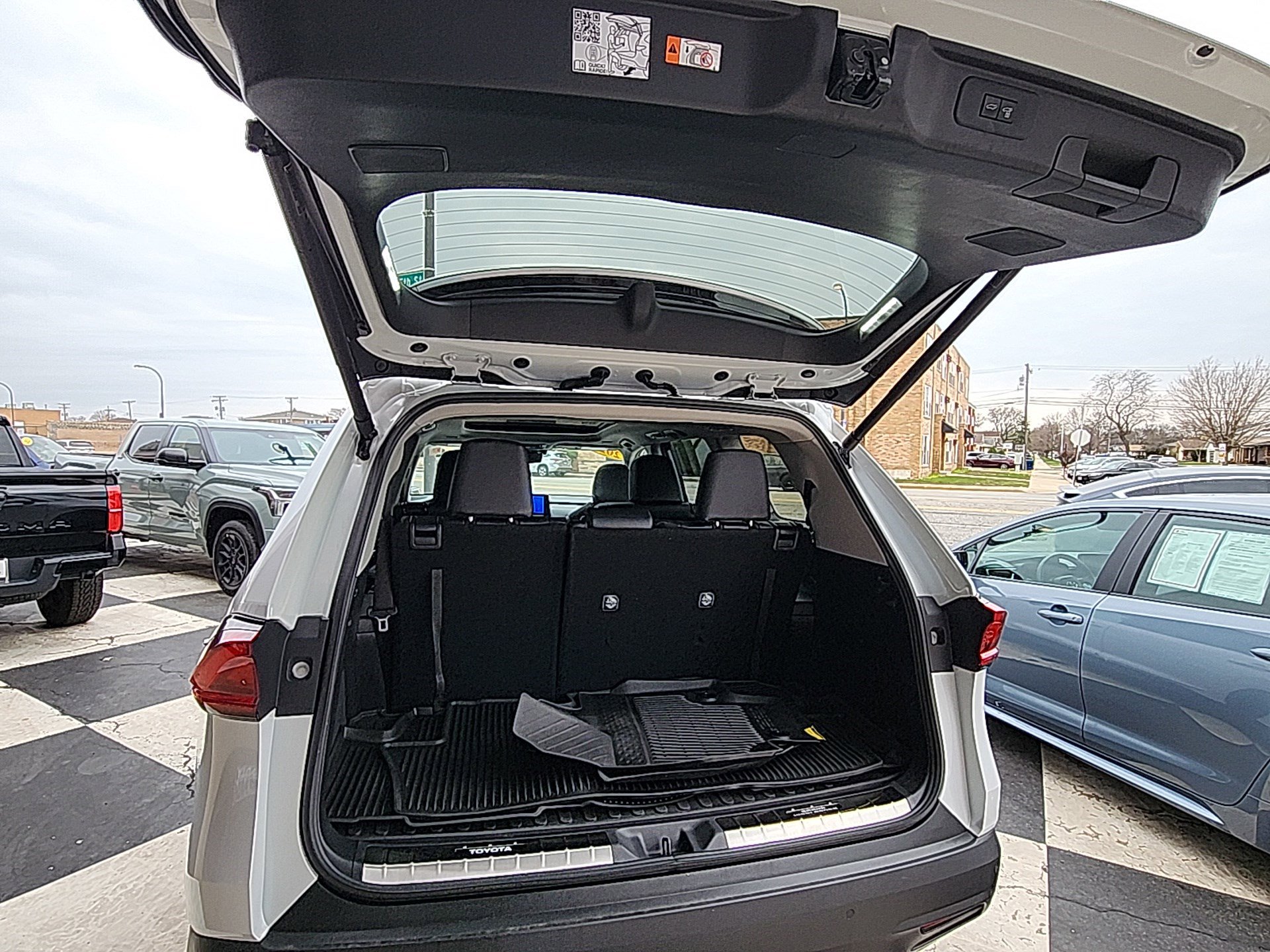 Certified 2025 Toyota Grand Highlander AWD image 29