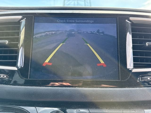 Used 2017 Chrysler Pacifica Touring-L FWD image 27