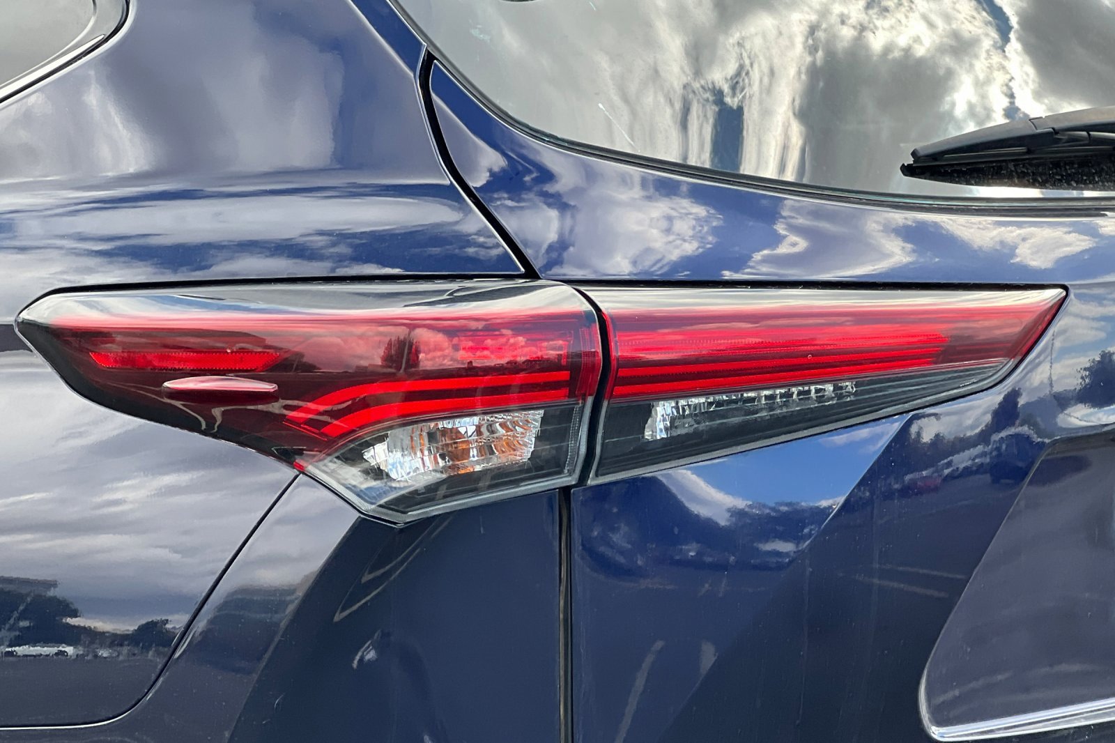 Used 2024 Toyota Highlander XLE image 47