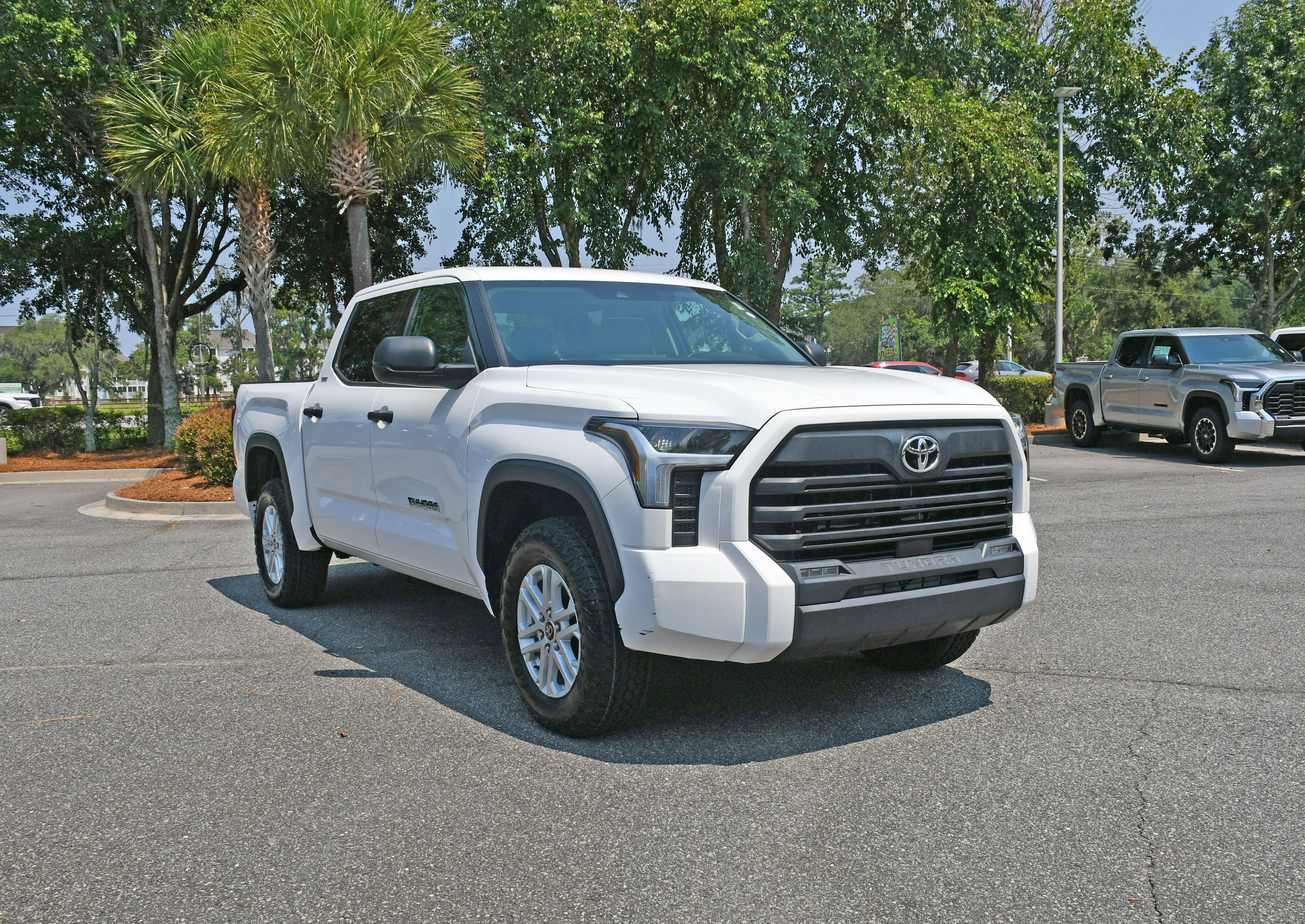 Used 2022 Toyota Tundra SR5 AWD/4WD image 6