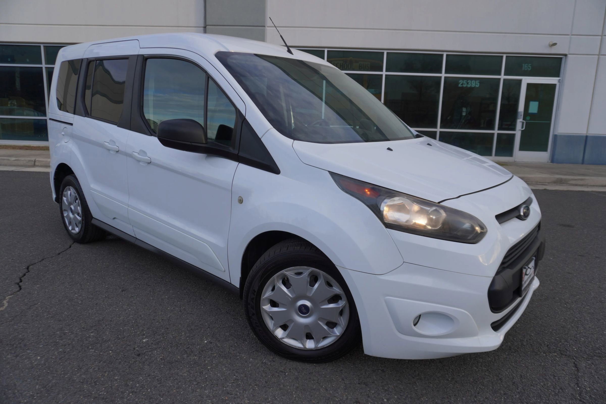 Used 2014 Ford Transit Connect XLT image 1