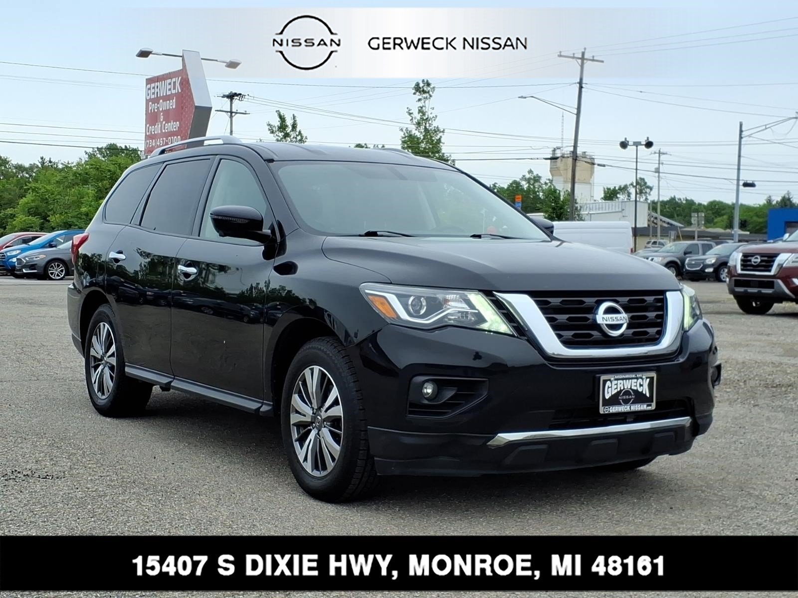 Used 2020 Nissan Pathfinder SL AWD/4WD image 1