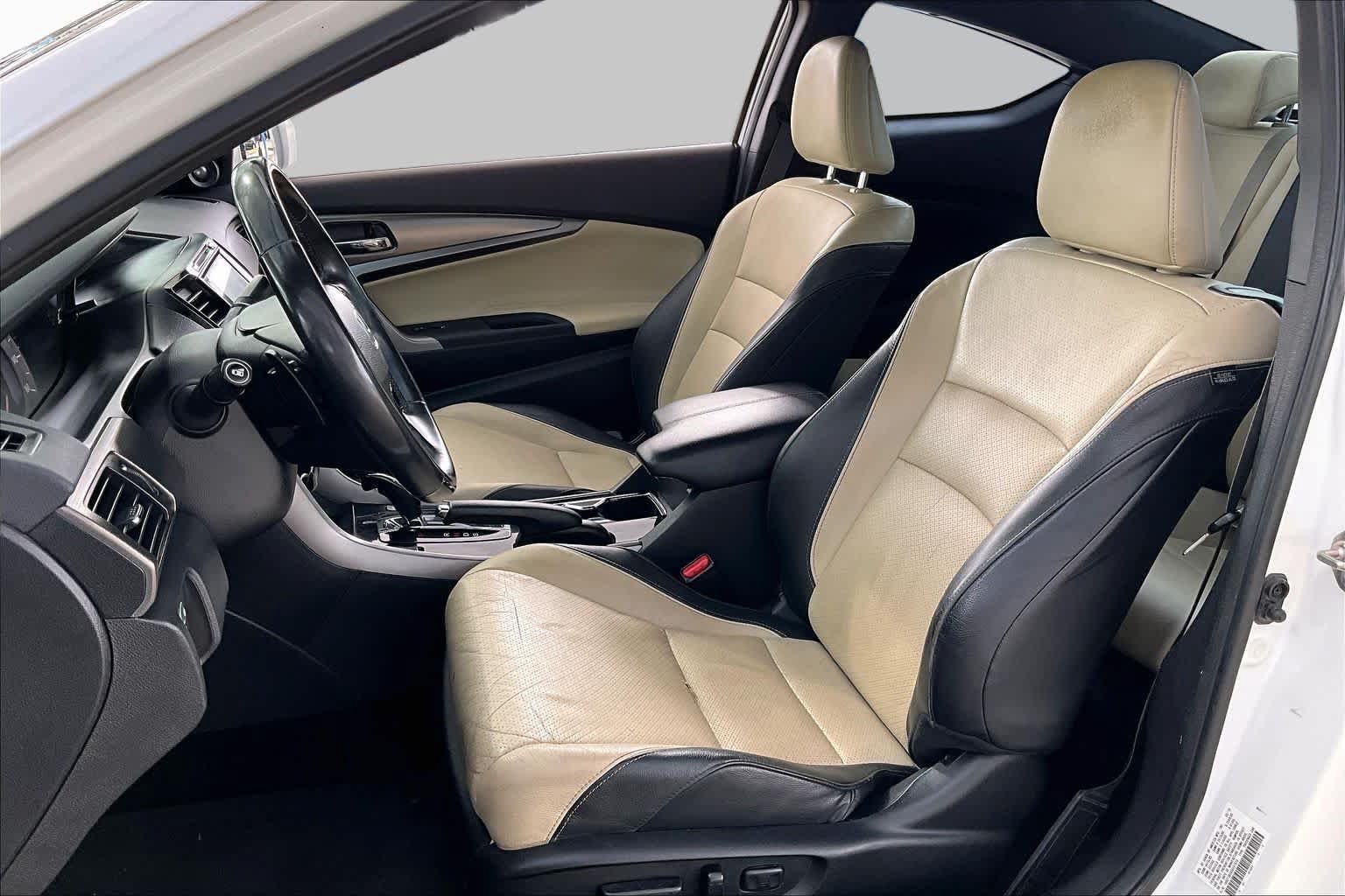 Used 2016 Honda Accord Touring image 8