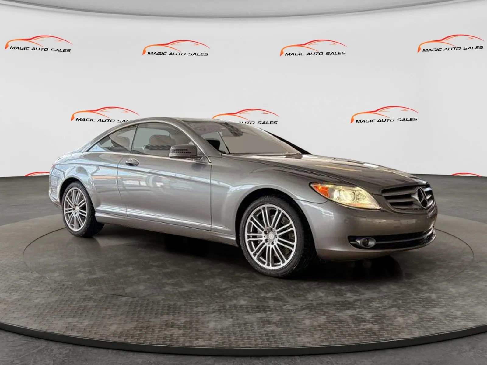 Used 2010 Mercedes-Benz CL 550 4MATIC image 4