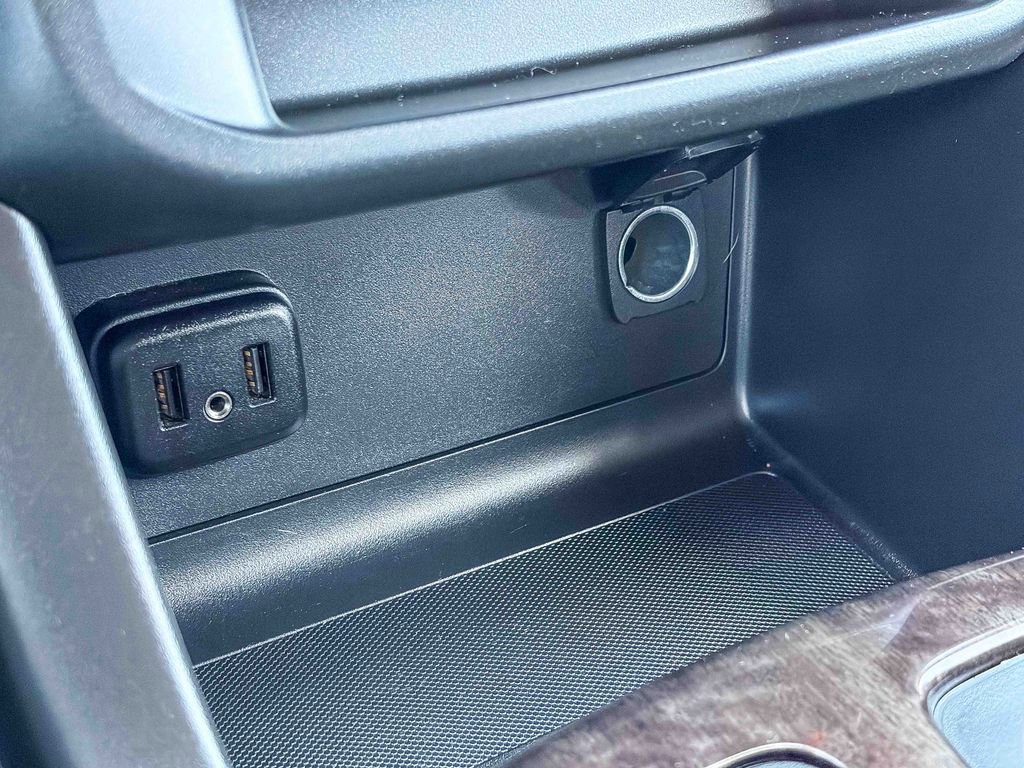 Used 2020 GMC Canyon SLE w/ Driver Alert Package image 31