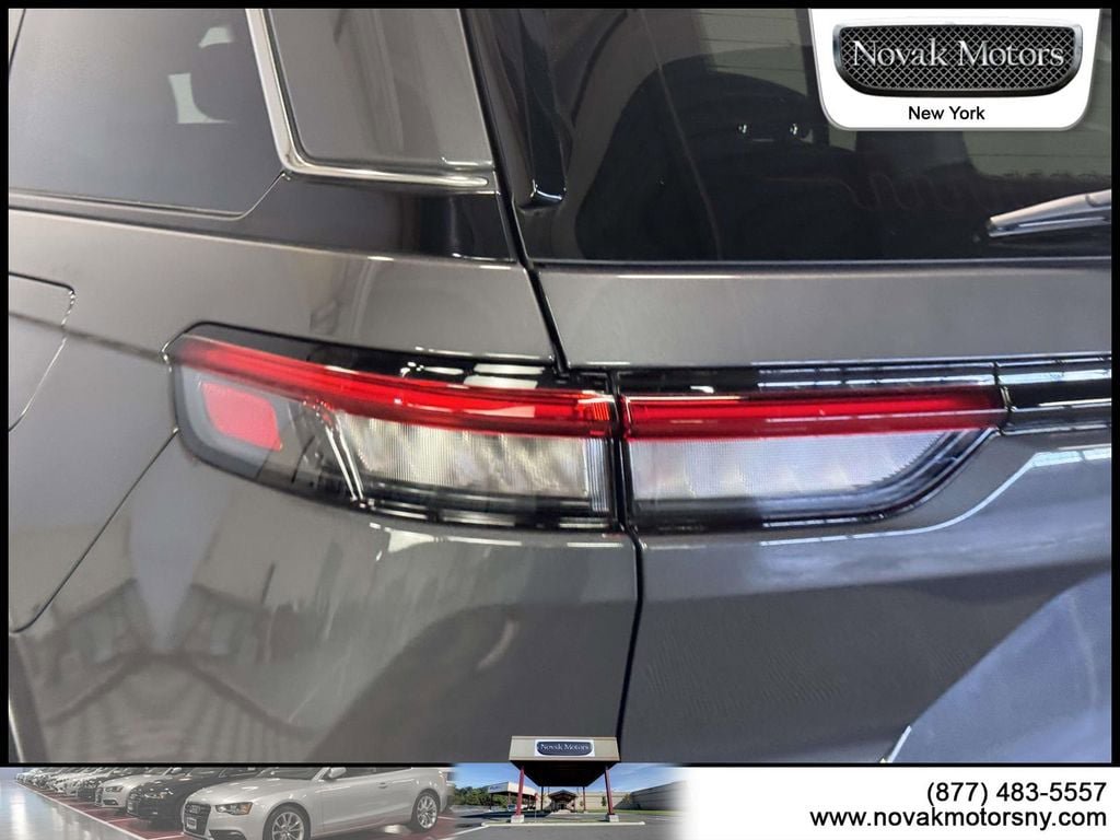 Used 2023 Jeep Grand Cherokee Limited AWD/4WD image 6