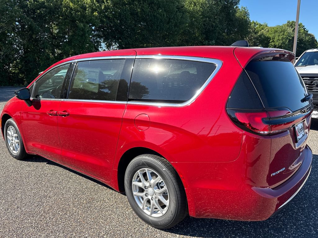 New 2027 Chrysler Pacifica Select FWD image 32