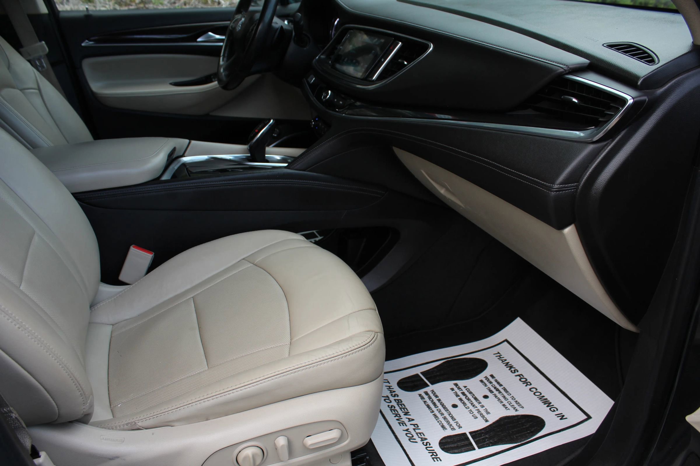Used 2019 Buick Enclave Essence image 18